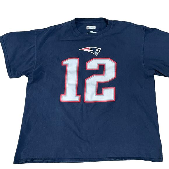 Tom Brady Men Size Large T-shirt New England Patriots Team Apparel NFL #12 GOAT - Picture 7 of 12